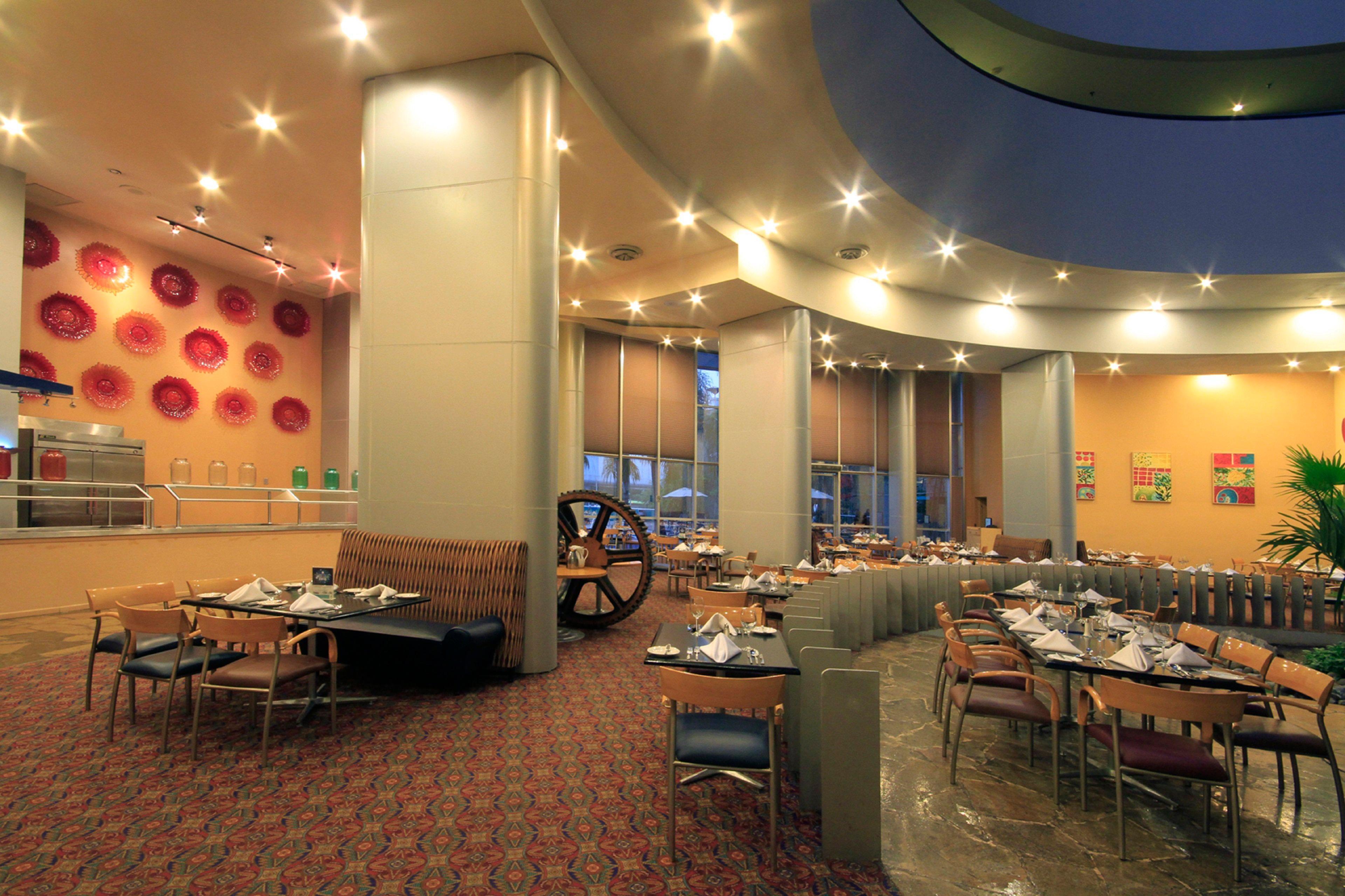 Holiday Inn Monterrey-Parque Fundidora By Ihg Ngoại thất bức ảnh The restaurant