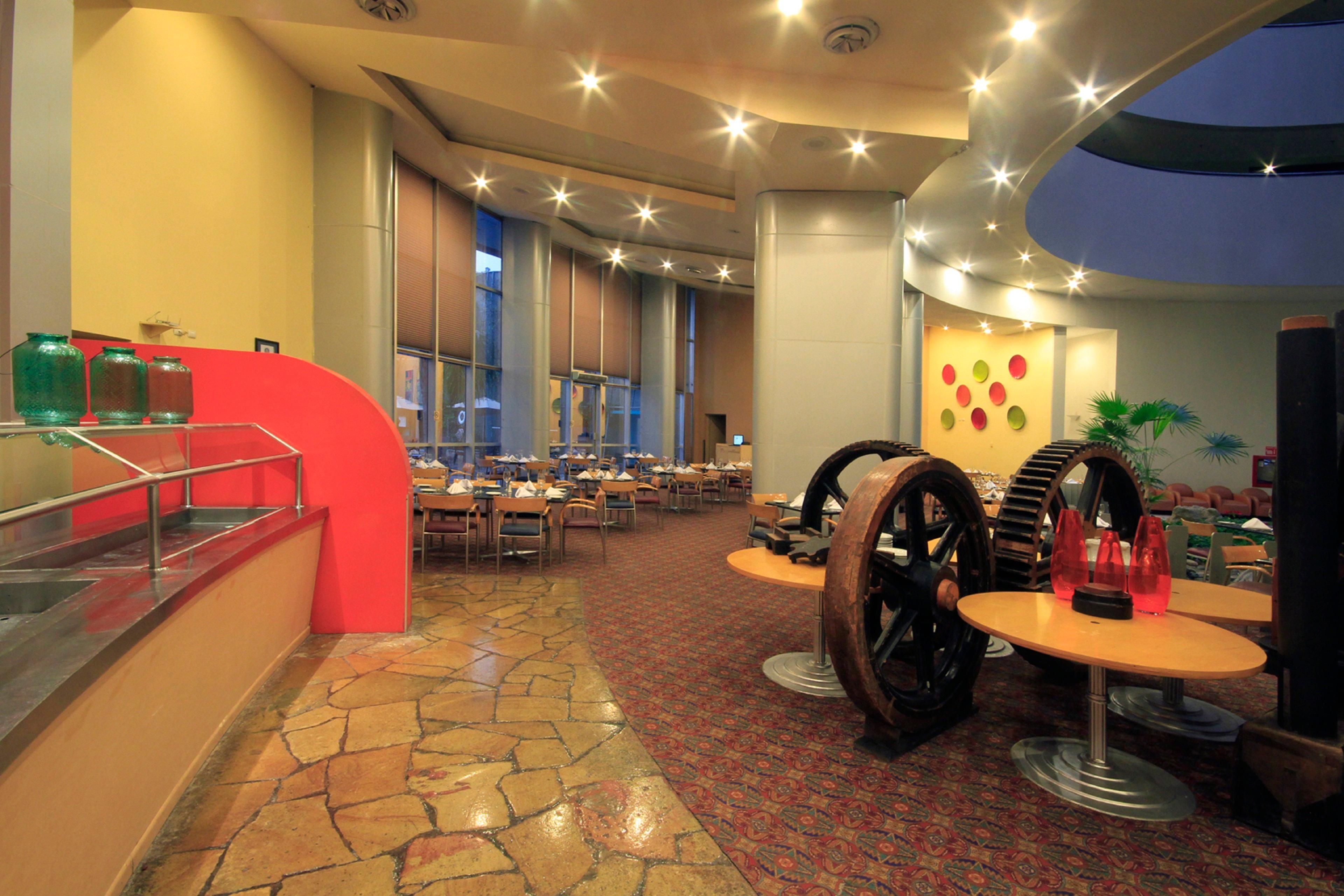 Holiday Inn Monterrey-Parque Fundidora By Ihg Ngoại thất bức ảnh The restaurant
