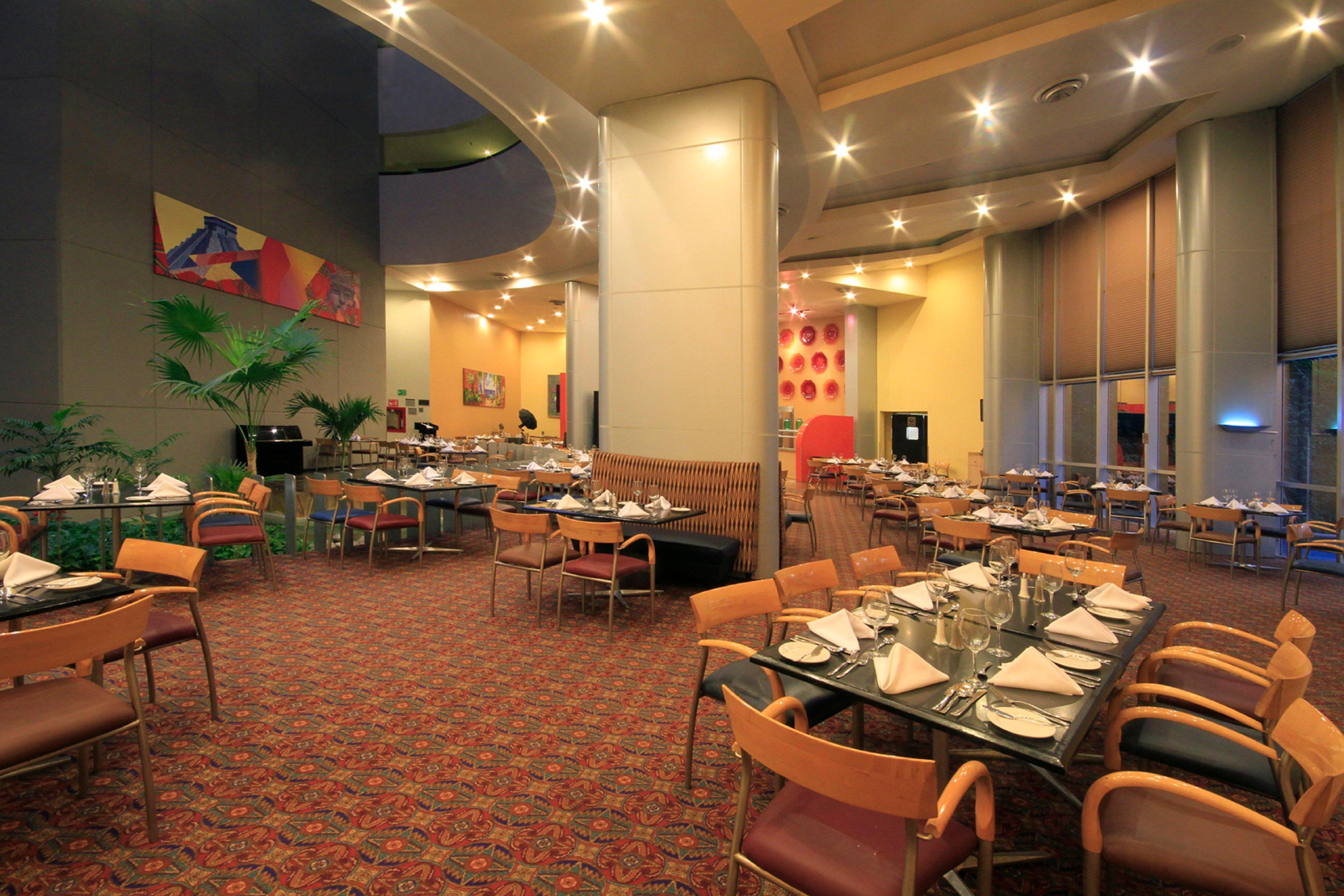 Holiday Inn Monterrey-Parque Fundidora By Ihg Ngoại thất bức ảnh The restaurant
