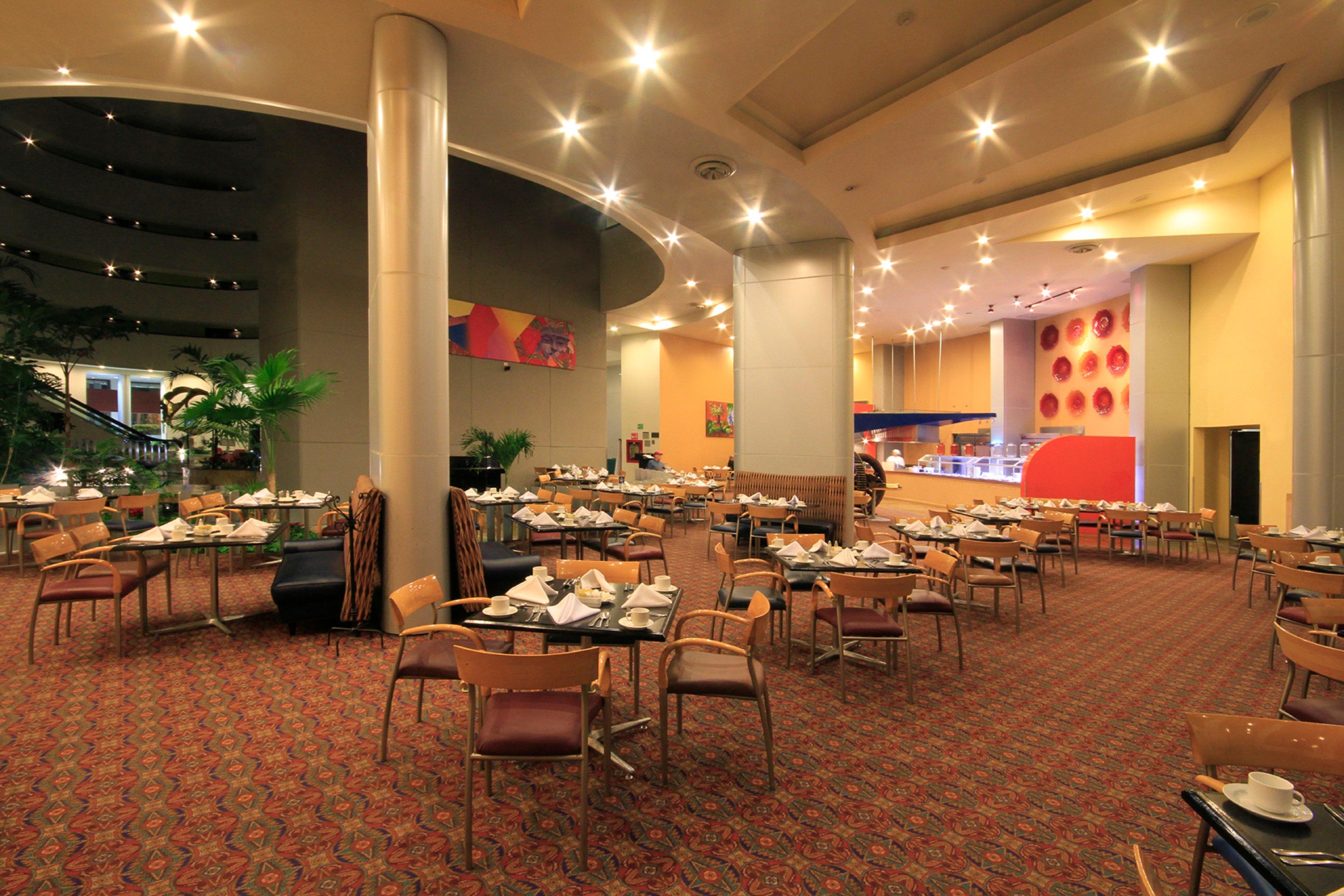 Holiday Inn Monterrey-Parque Fundidora By Ihg Ngoại thất bức ảnh The restaurant