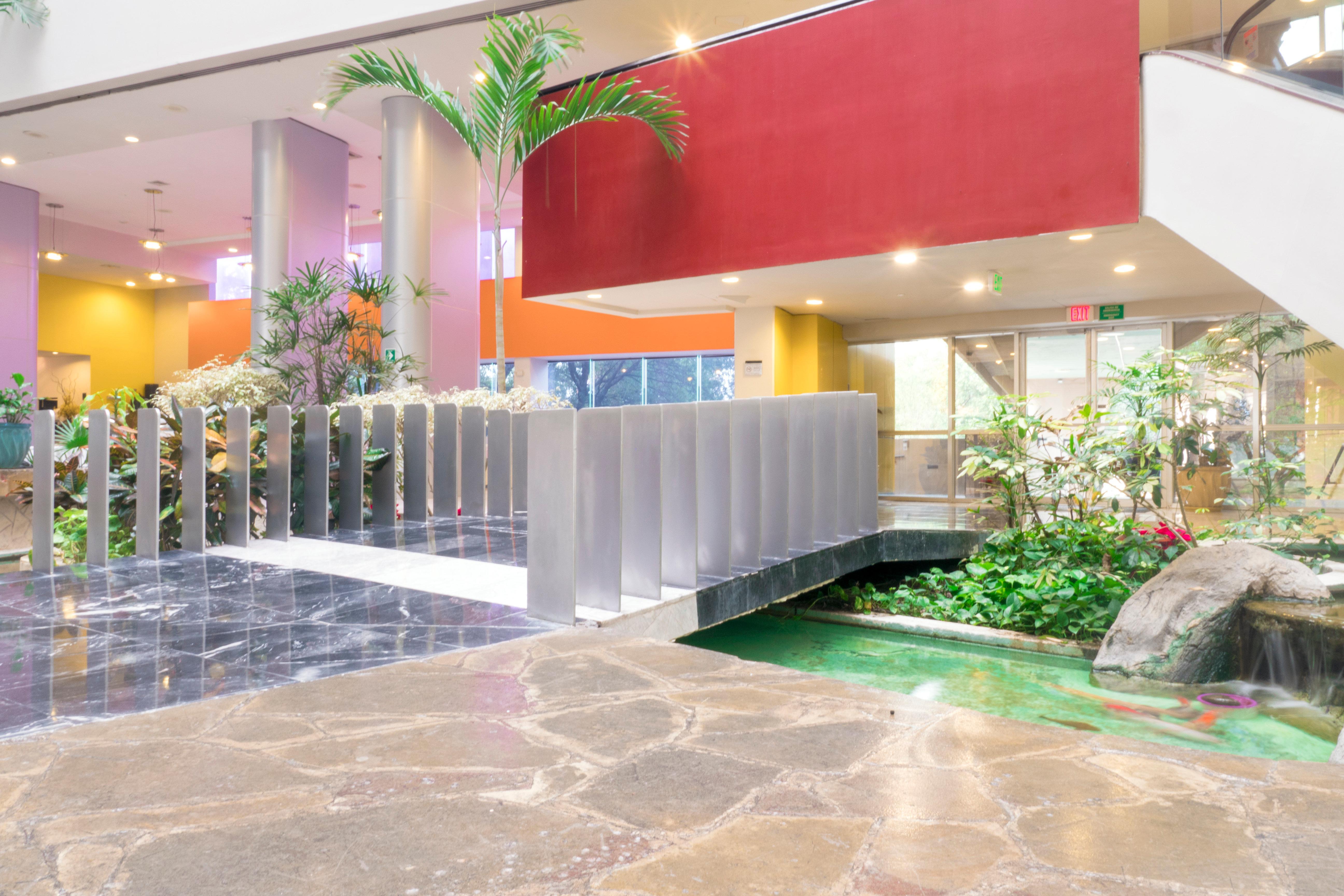 Holiday Inn Monterrey-Parque Fundidora By Ihg Ngoại thất bức ảnh Lobby