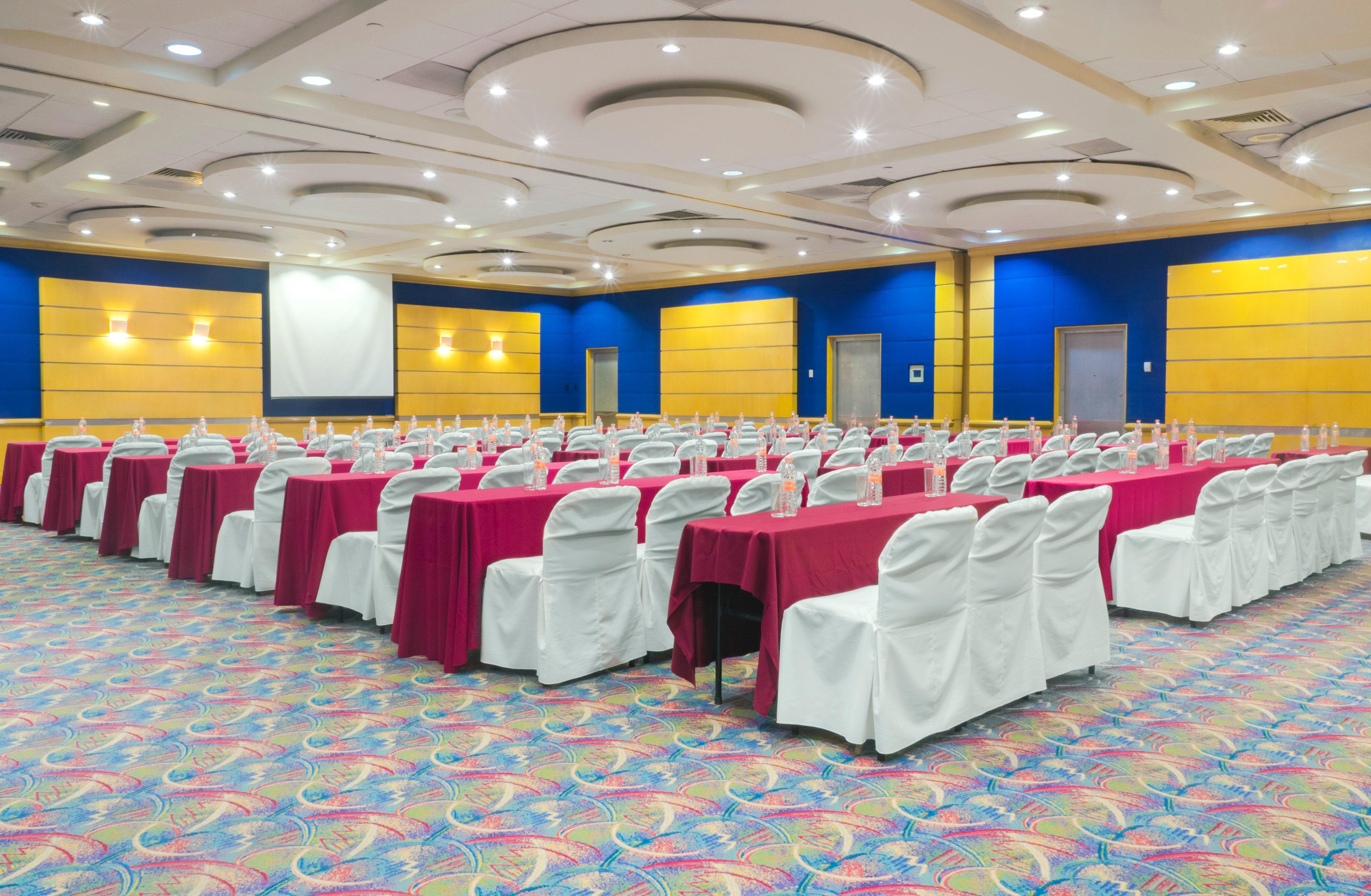 Holiday Inn Monterrey-Parque Fundidora By Ihg Ngoại thất bức ảnh Convention Center