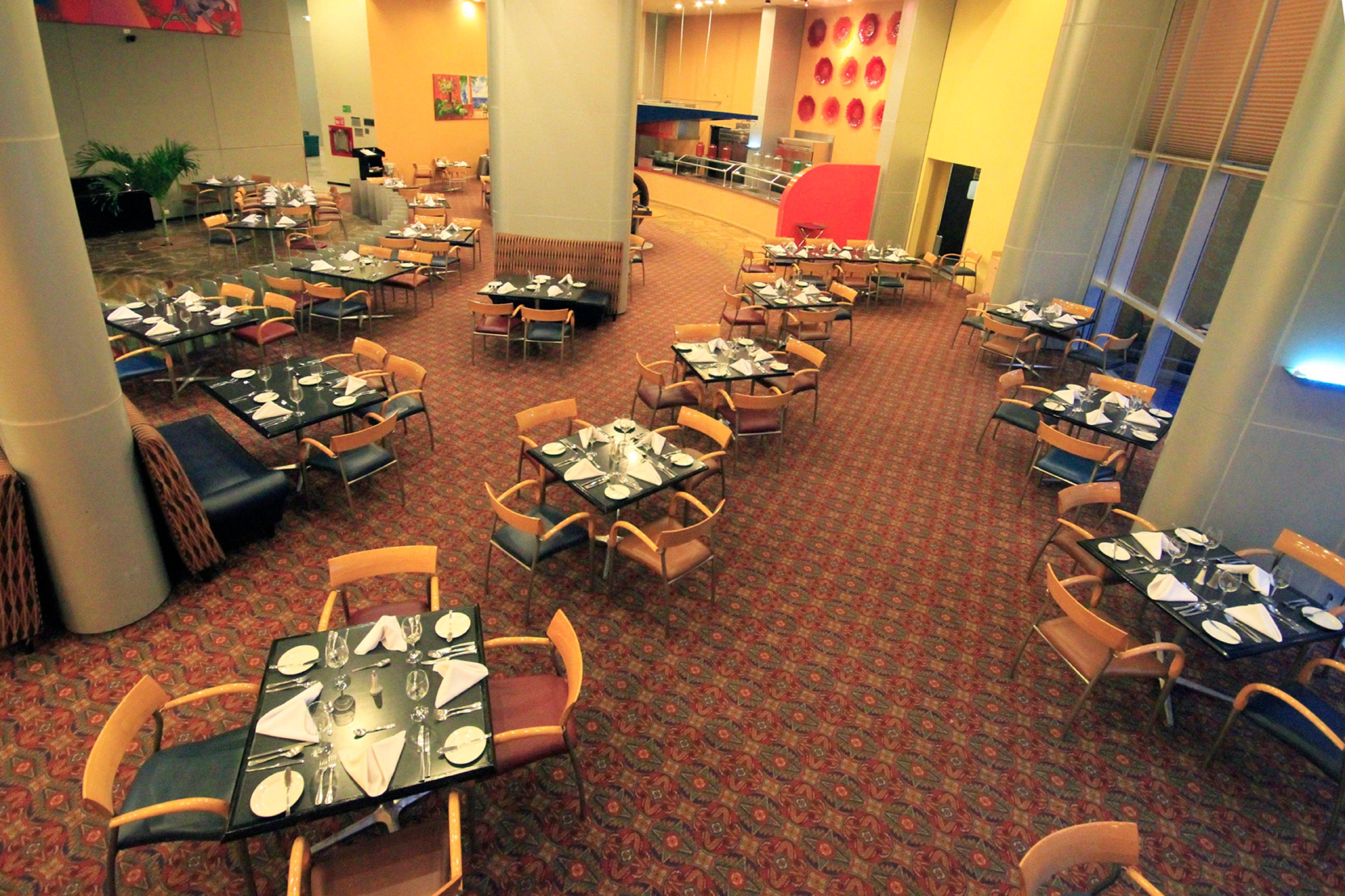 Holiday Inn Monterrey-Parque Fundidora By Ihg Ngoại thất bức ảnh The restaurant