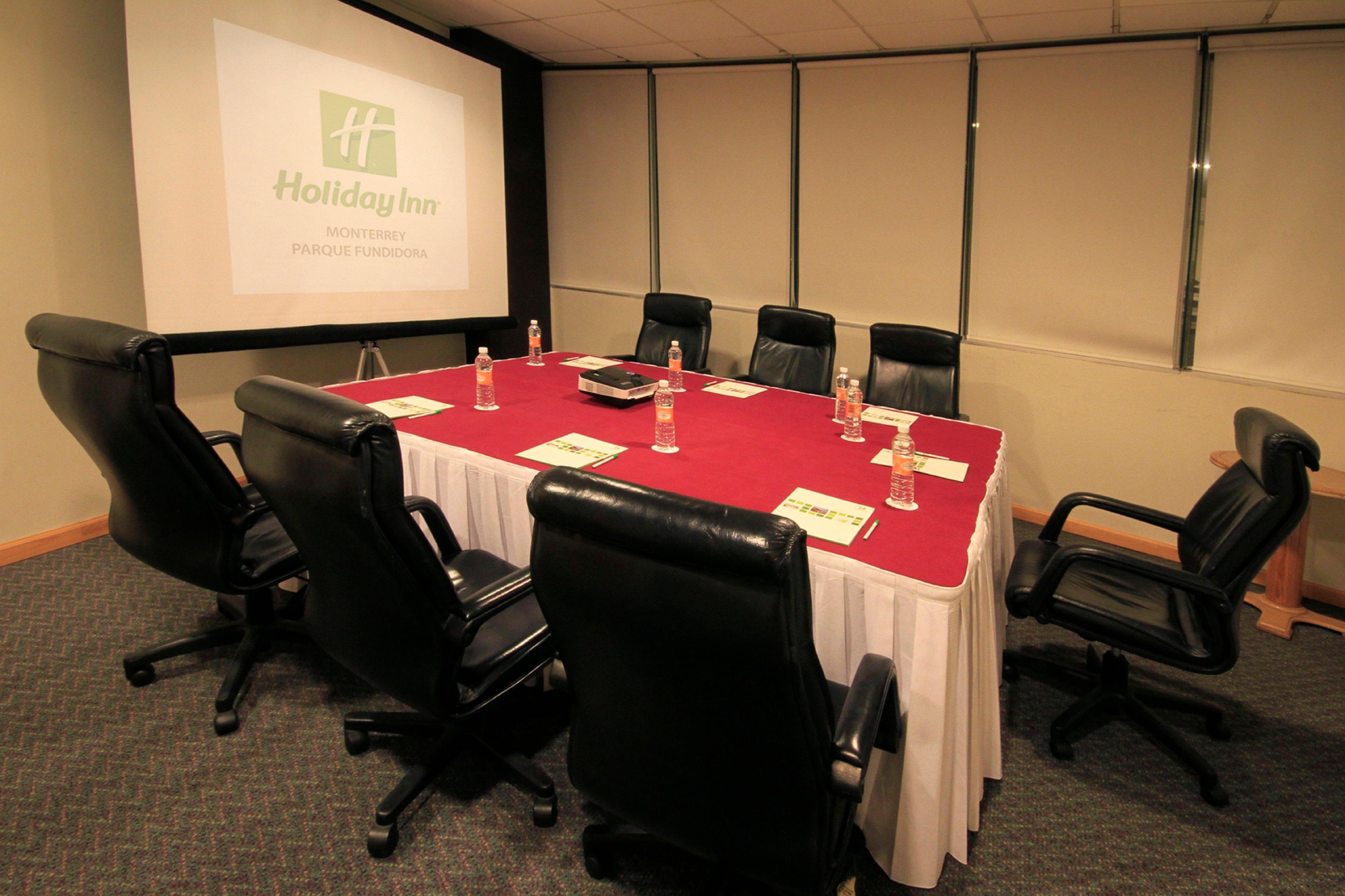 Holiday Inn Monterrey-Parque Fundidora By Ihg Ngoại thất bức ảnh A typical boardroom