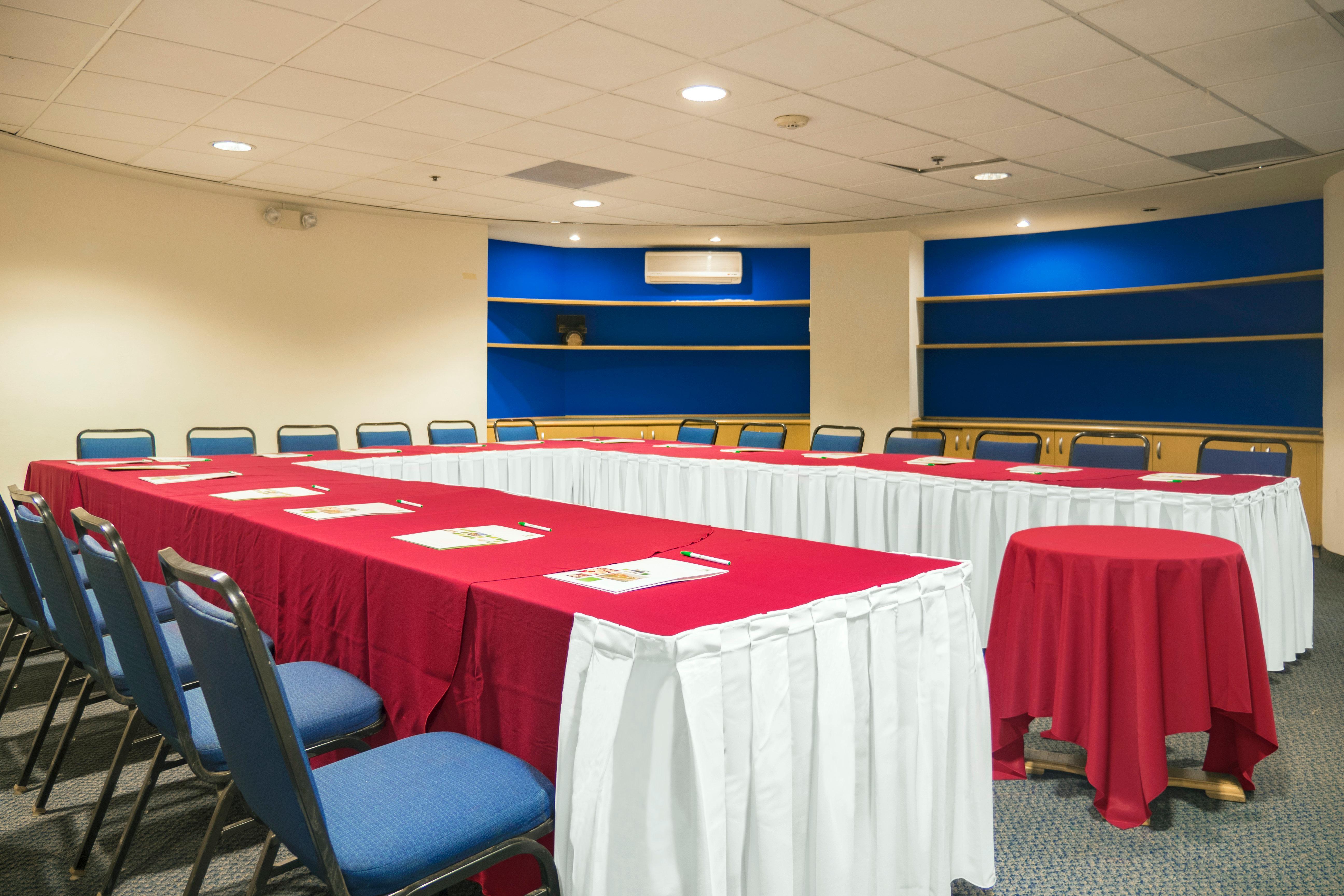 Holiday Inn Monterrey-Parque Fundidora By Ihg Ngoại thất bức ảnh Meeting room