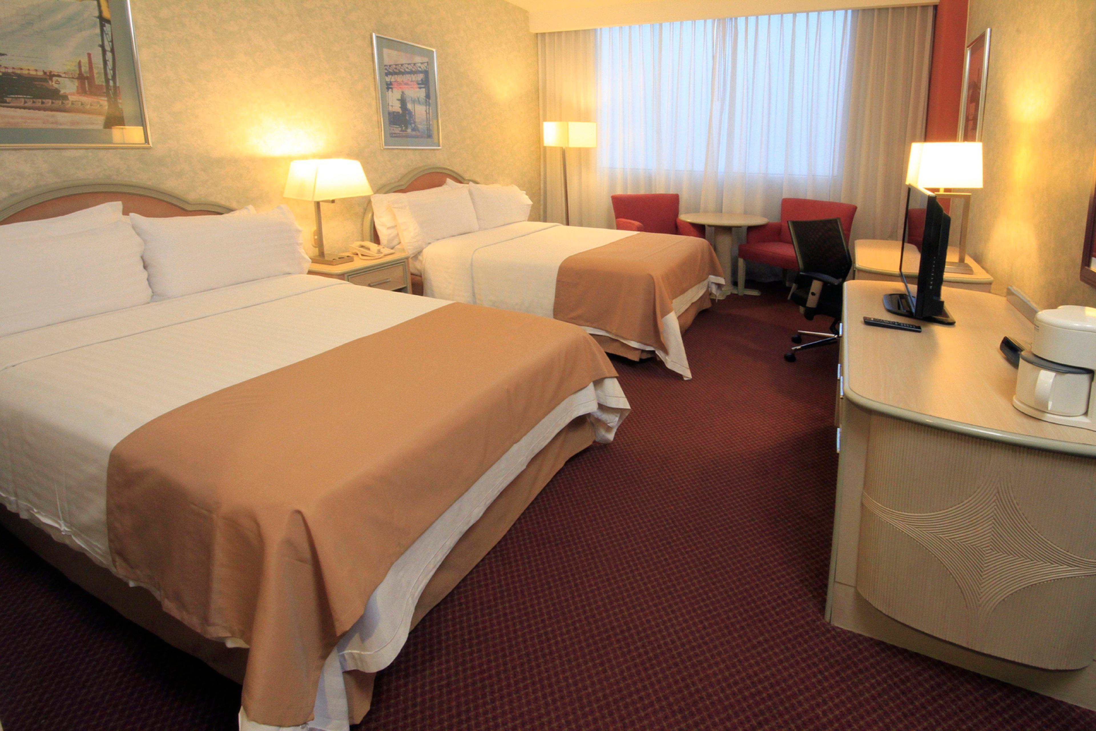 Holiday Inn Monterrey-Parque Fundidora By Ihg Ngoại thất bức ảnh A typical guest room at the Holiday Inn