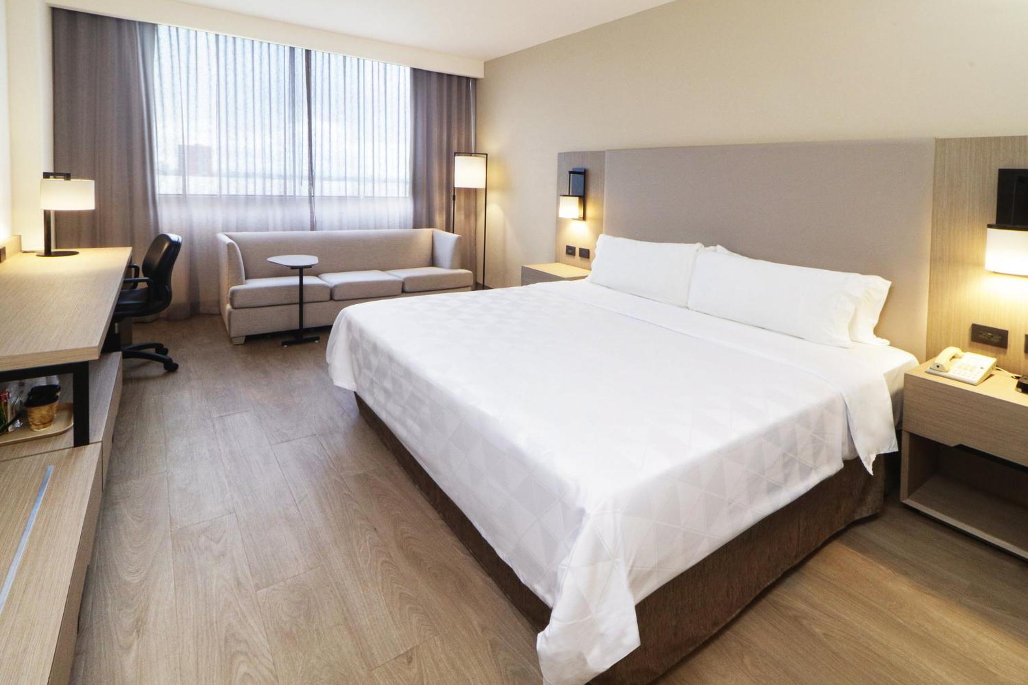 Holiday Inn Monterrey-Parque Fundidora By Ihg Ngoại thất bức ảnh A room at the hotel