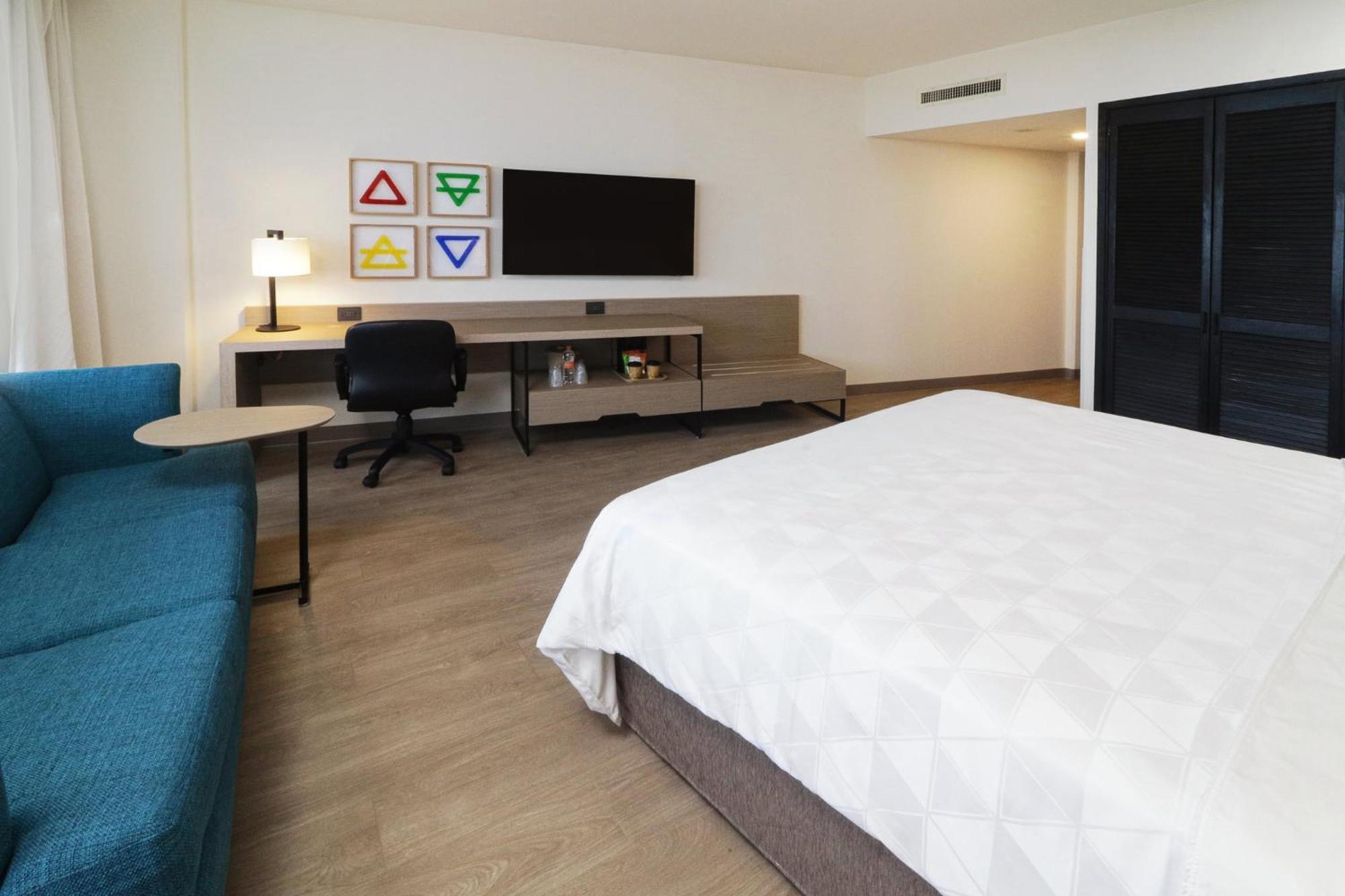 Holiday Inn Monterrey-Parque Fundidora By Ihg Ngoại thất bức ảnh A room at the Hilton Garden Inn