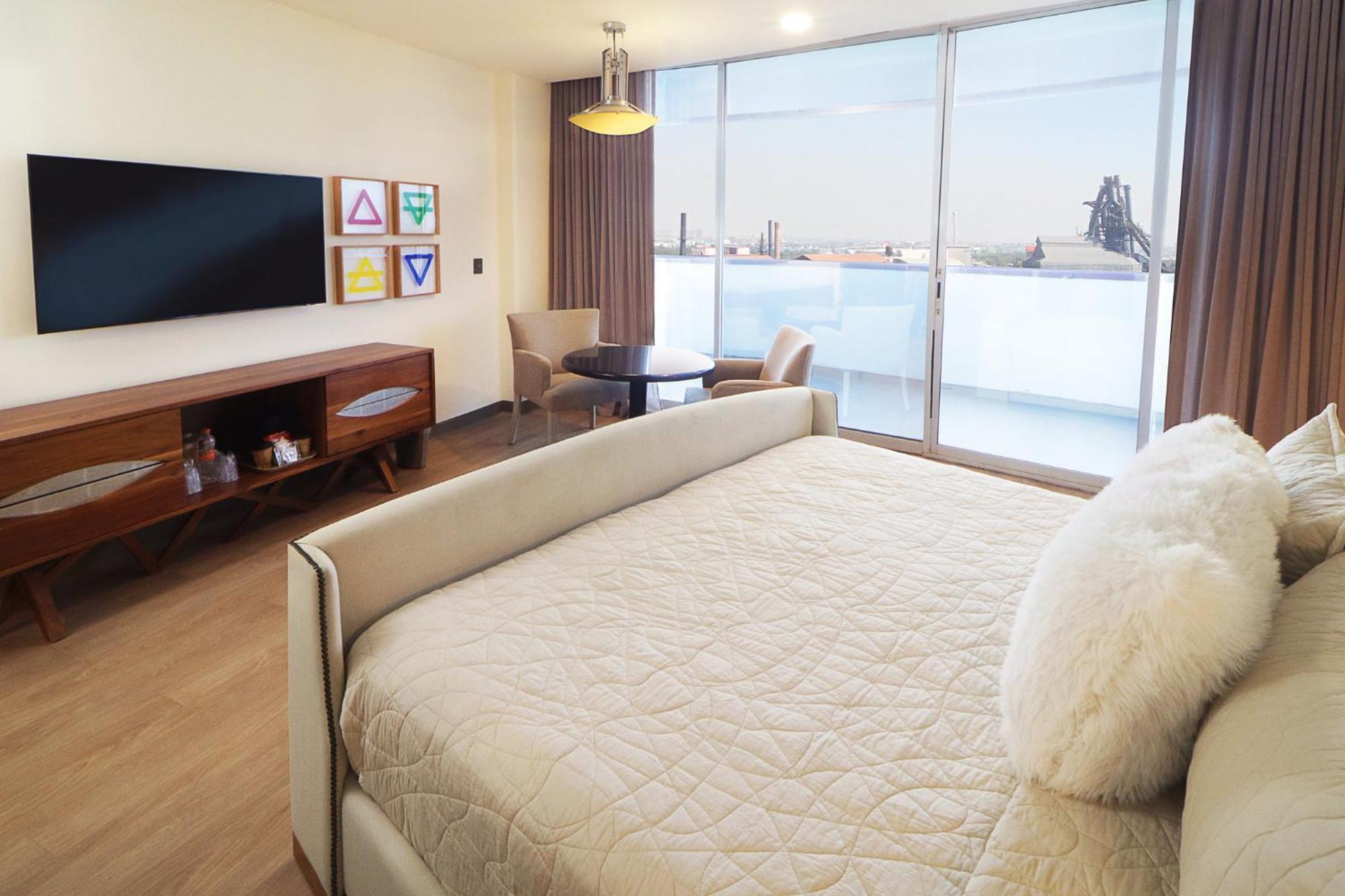 Holiday Inn Monterrey-Parque Fundidora By Ihg Ngoại thất bức ảnh A room at the hotel